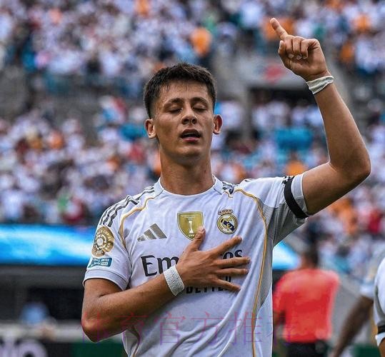 世俱杯-十人皇马3-1帕丘卡 贝林厄姆巴尔韦德破门