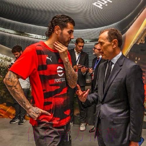 马卡报：西甲升班马埃尔切求租皇马前锋阿尔瓦罗